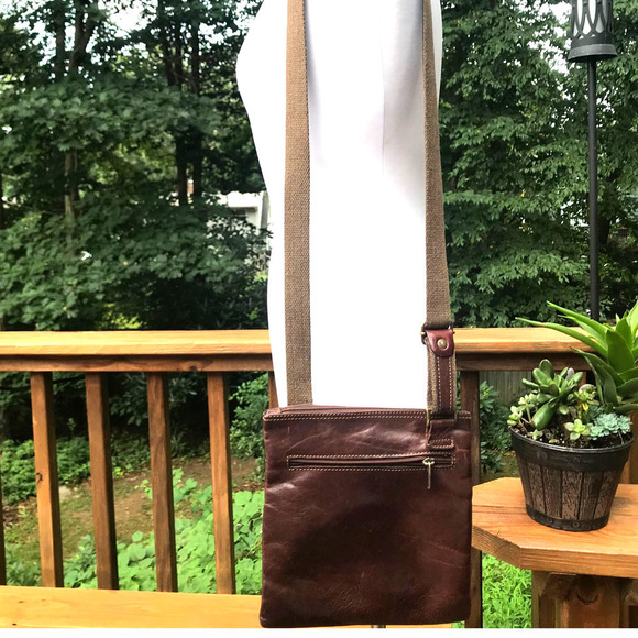 Lanchas Paris Brown Leather Crossbody - Picture 4 of 12